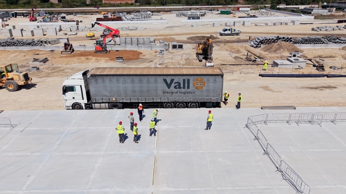 Base Construction Begins In Bagnoli For The Challenger Of Record, Gb1