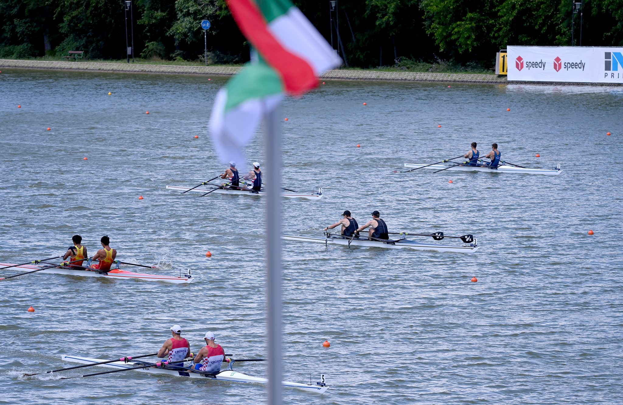 Kiwi crews claim five medals on quick finals day
