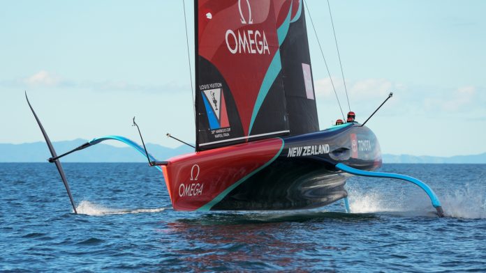 m30094_crop169005_1280x720_1781529449BE19 Sam Thom / America's Cup