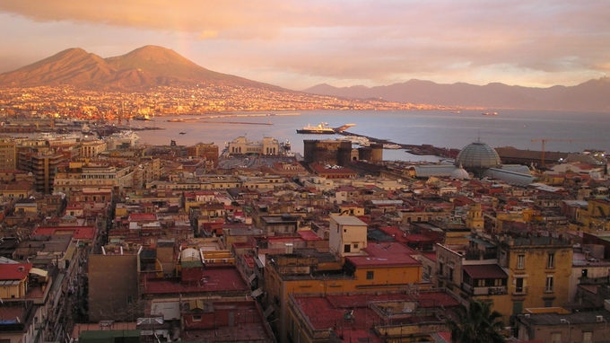 Naples, A Natural Amphitheatre For The America's Cup
