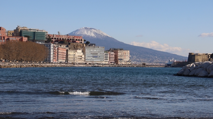 Naples, A Natural Amphitheatre For The America's Cup