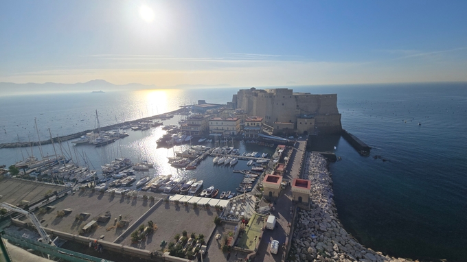 Naples, A Natural Amphitheatre For The America's Cup