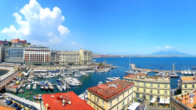 Naples, A Natural Amphitheatre For The America's Cup