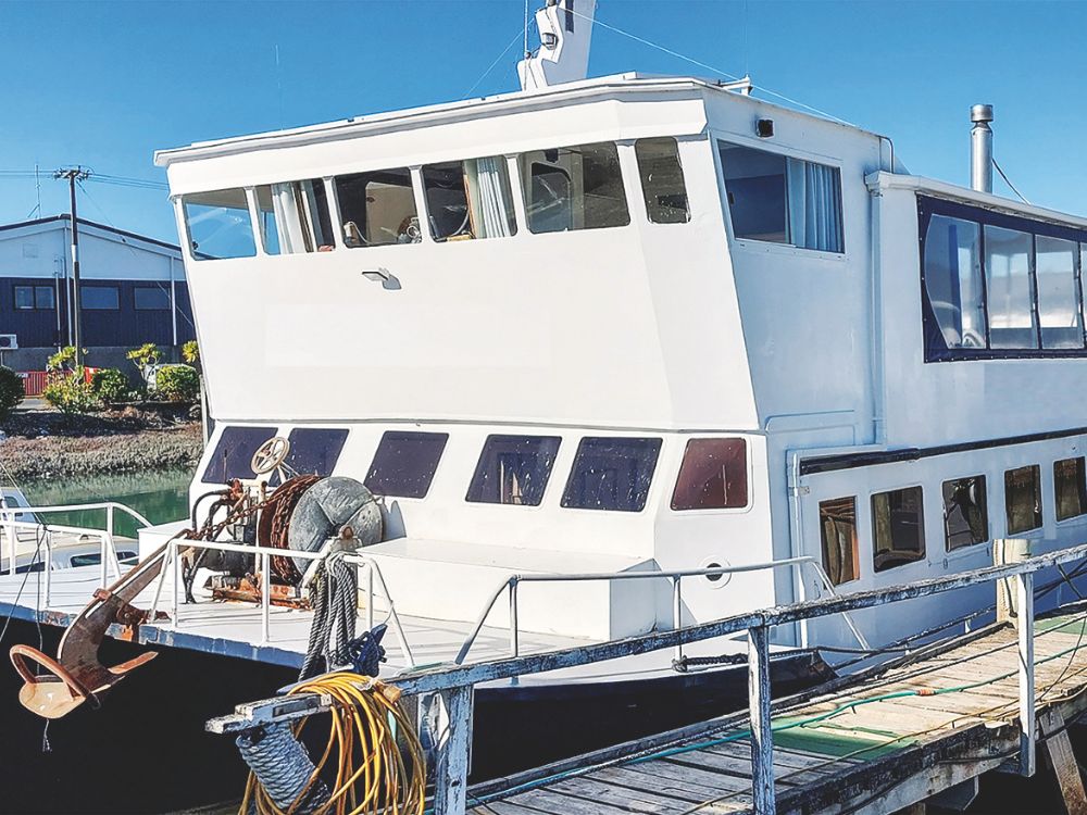 Have houseboat, will travel. // Supplied