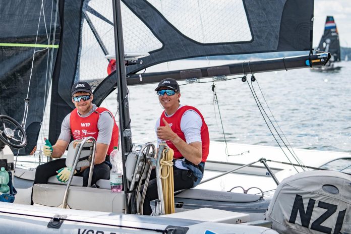 2026 49er, 49erFX and Nacra 17 European Championships, Day 4: World champions Seb Menzies and George Lee Rush seize lead as New Zealand crews dominate men's skiff fleet