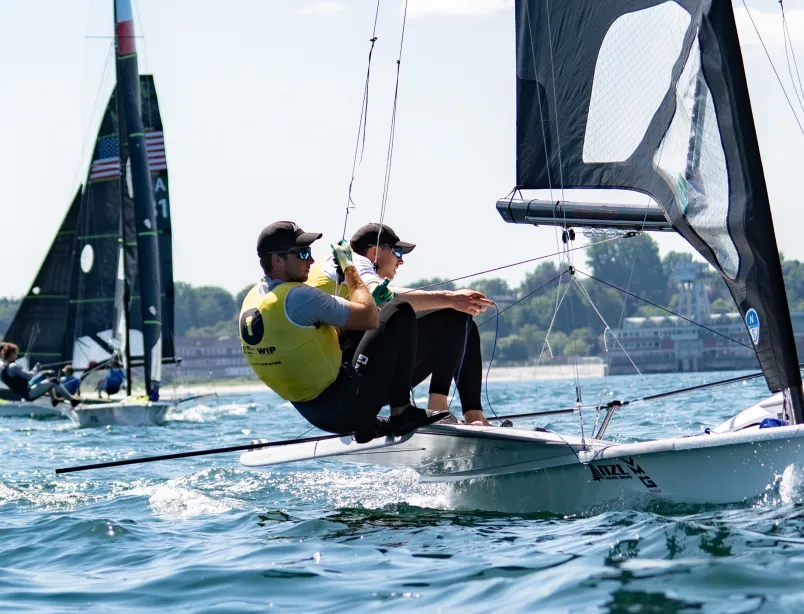 2026 49er, 49erFX and Nacra 17 European Championships, Day 5: Seb Menzies and George Lee Rush hold nerve to lead New Zealand charge into medal series
