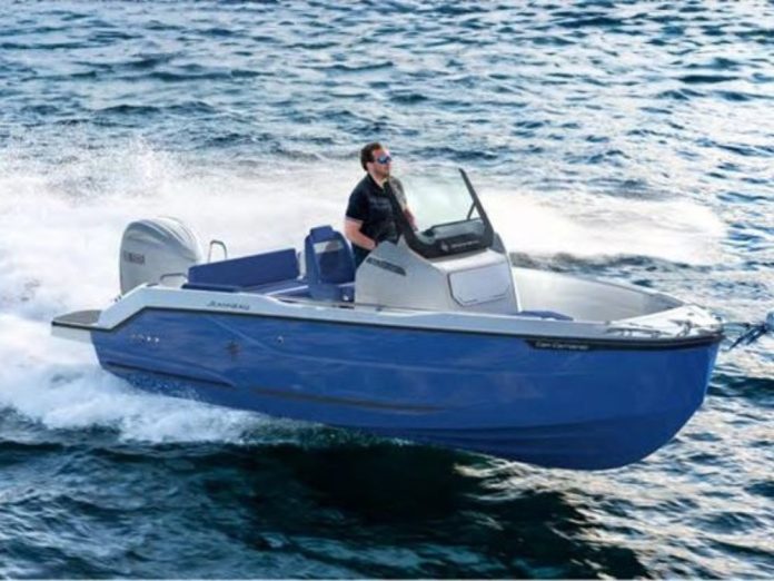 Jeanneau unveils new Cap Camarat 6.0 CC // Suppled