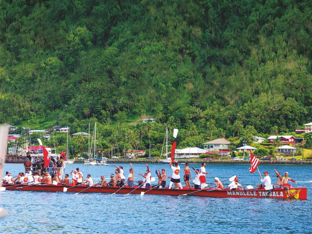 A jubilant Nu’uuli crew after winning the final on Flag Day.