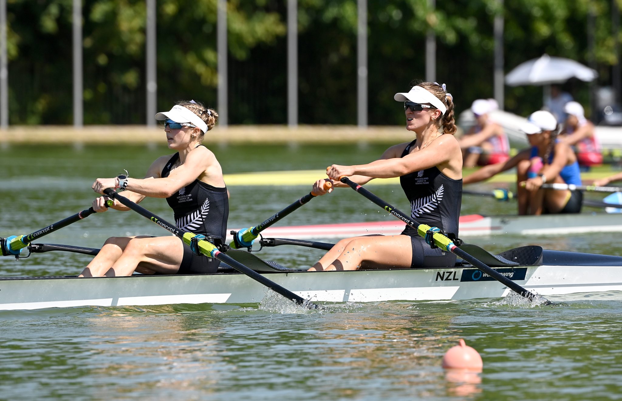 Two Kiwi crews charge into medal contention