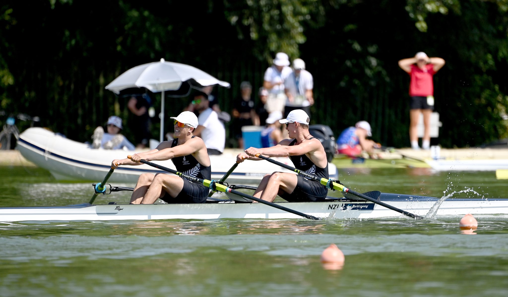Two Kiwi crews charge into medal contention