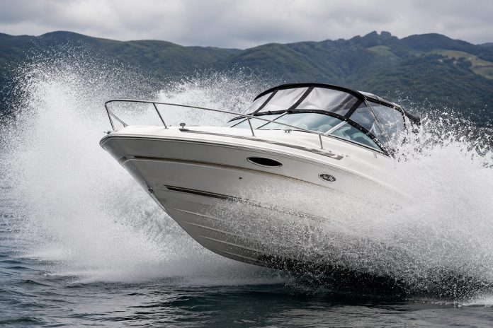 Early 2000s Sea Ray 235 Express Cruiser // Supplied