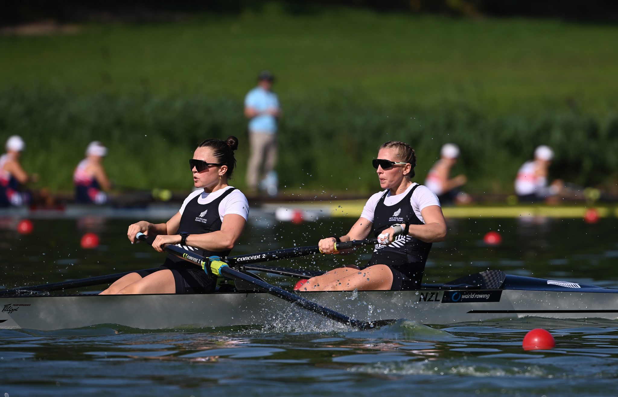 Kiwi pair take another step in defence of world title