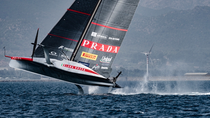 Luna Rossa Aim For The Moon