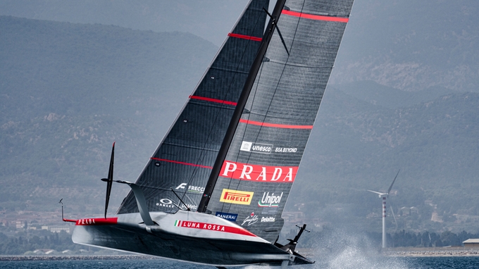 Luna Rossa Aim For The Moon