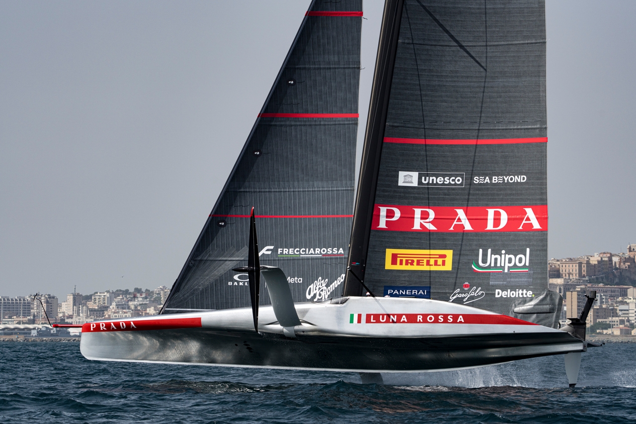 Luna Rossa Aim For The Moon