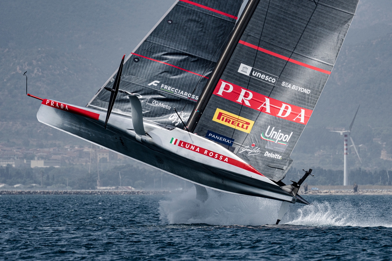 Luna Rossa Aim For The Moon