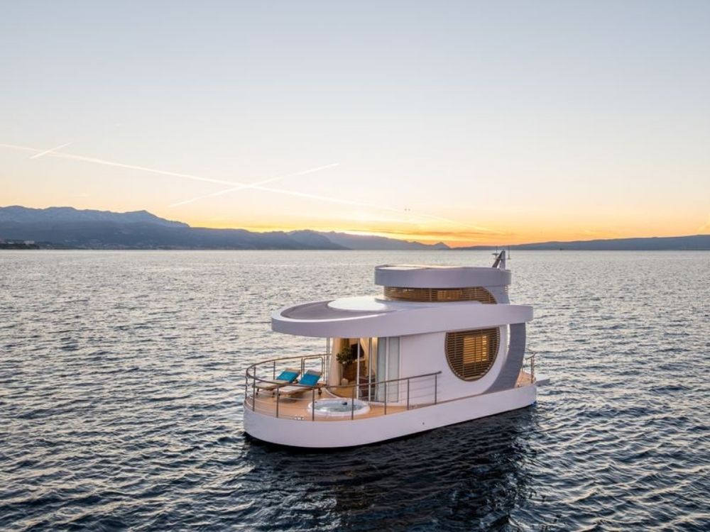 Caelum's Oasis Meu Amor. // Photo courtesy Cannes Yachting Festival