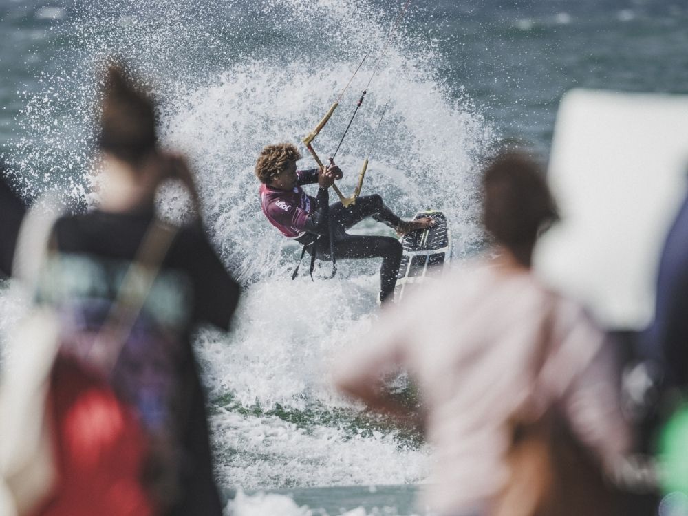 Auckland teen Wigglesworth retains Hydrofoil Big Air world title