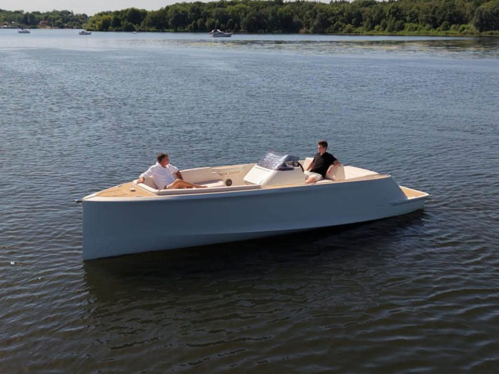 The ESEA F800 // Photo courtesy ESEA Boats