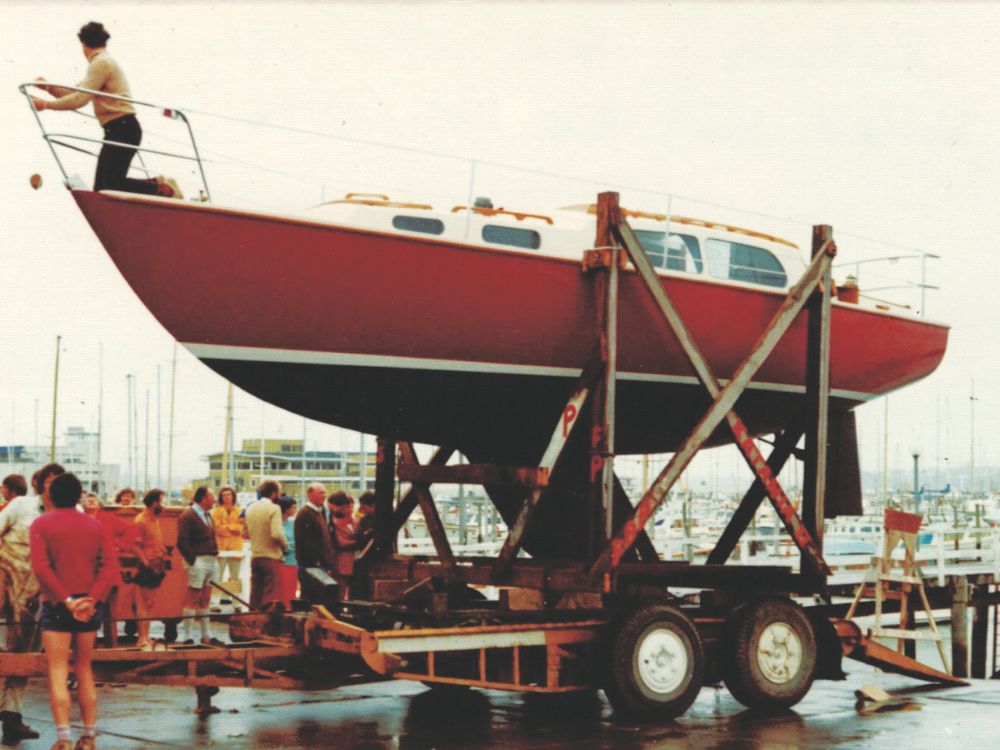 Launching the Nova 28 Katania II in 1974. // Photo courtesy: Russell Pauling family