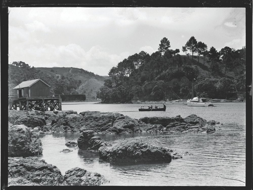 Leigh wharf in 1934. // Photo supplied.