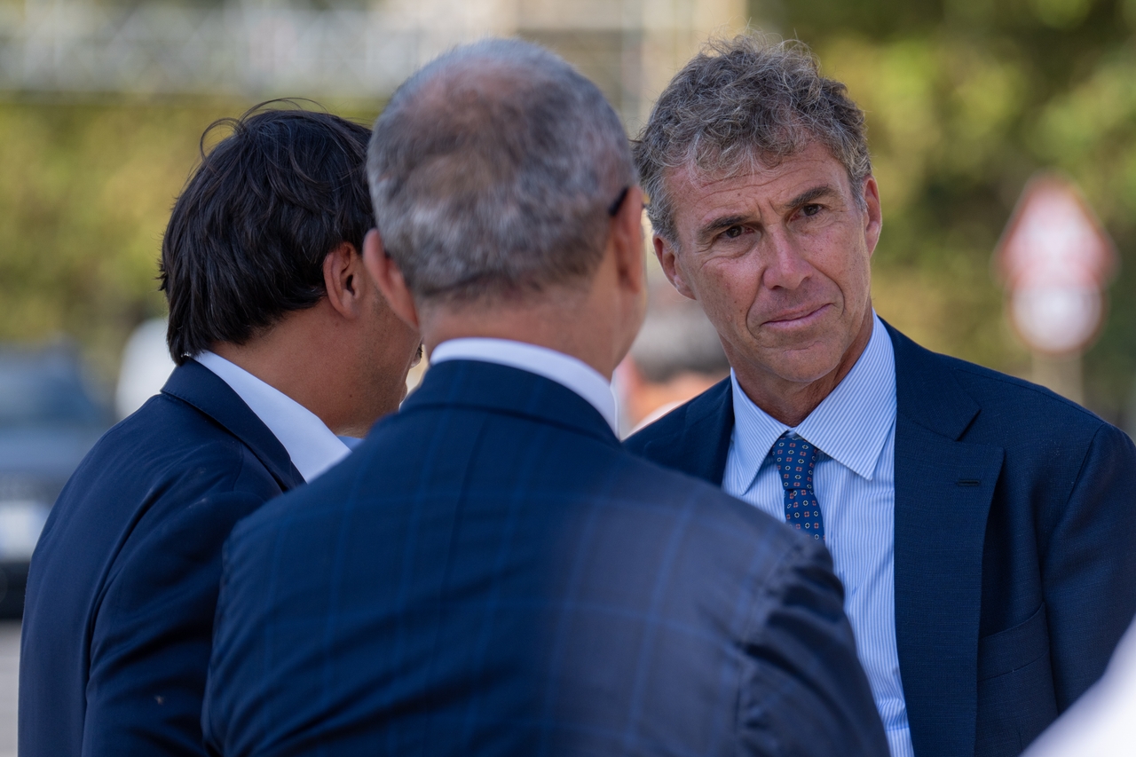 The Countdown Clock To The Louis Vuitton 38th America’s Cup In Naples Has Lit Up On Lungomare Caracciolo