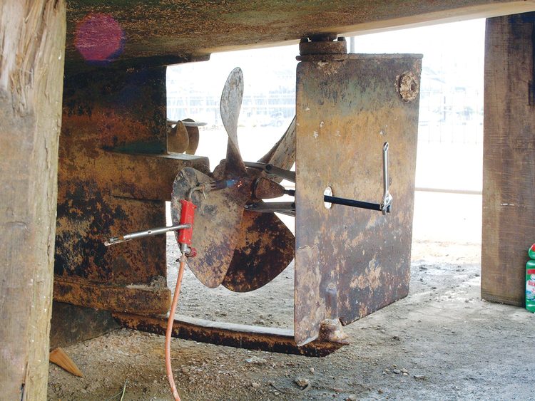 Don’t hammer the prop’ off – at thousands of dollars apiece, you don’t want to damage it! Use a puller (this one was £14 [$30] on Ebay). A puller will generally do the job by itself, but if not, you can try gently heating the prop’ boss with a blow lamp. (Note: heating one of the new geared props is not recommended as it may damage the grease and seals inside.) However, if it still refuses to budge, seek local professional assistance from someone like Henleys Propellers.