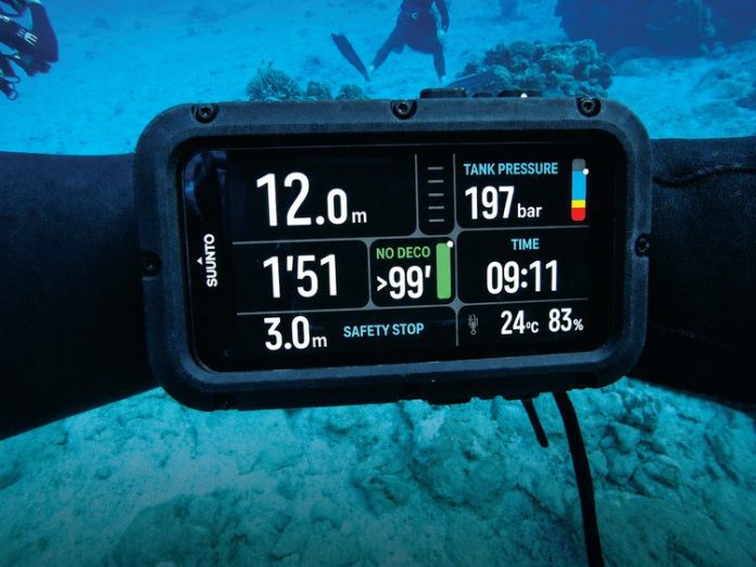 Suunto Nautic Dive Computer 2. The ultra-bright display can be customised to show the important dive parameters.