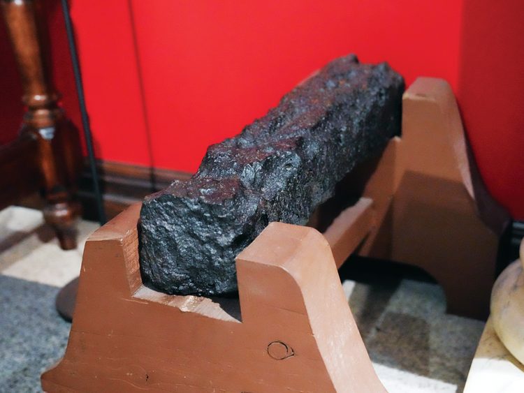 Pig_iron_ballast.