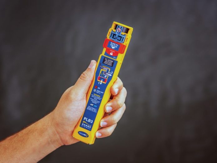Ocean Signal rescueME PLB3 (hand).