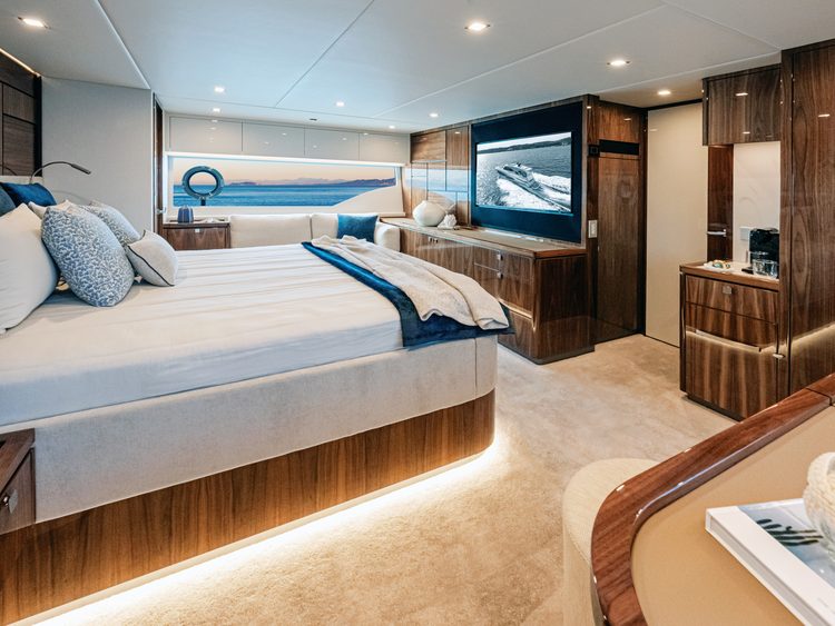 Riviera 6800 Sport Yacht PE Master Stateroom.