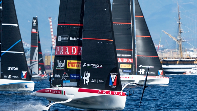 Arc Team Usa Score First But Luna Rossa 1 Shine To Lead Overnight