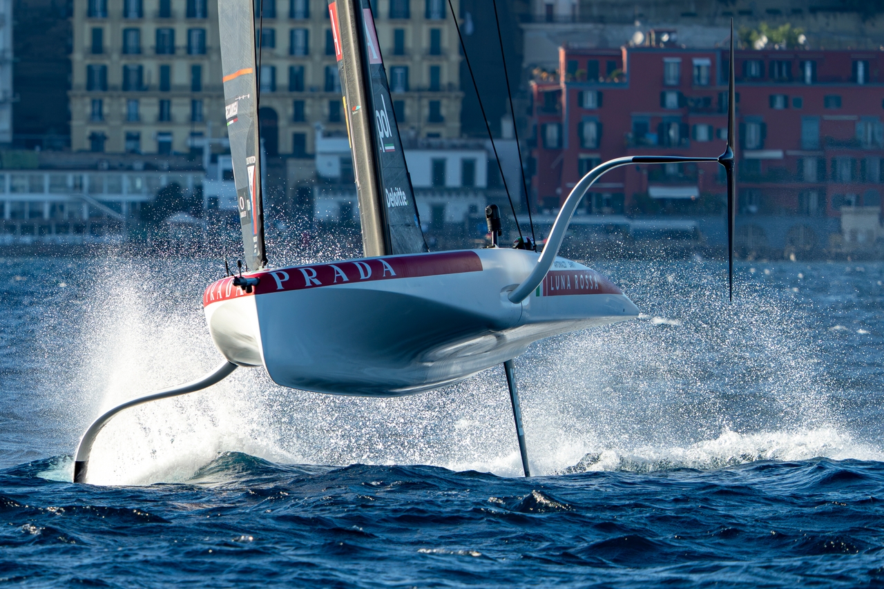 Arc Team Usa Score First But Luna Rossa 1 Shine To Lead Overnight