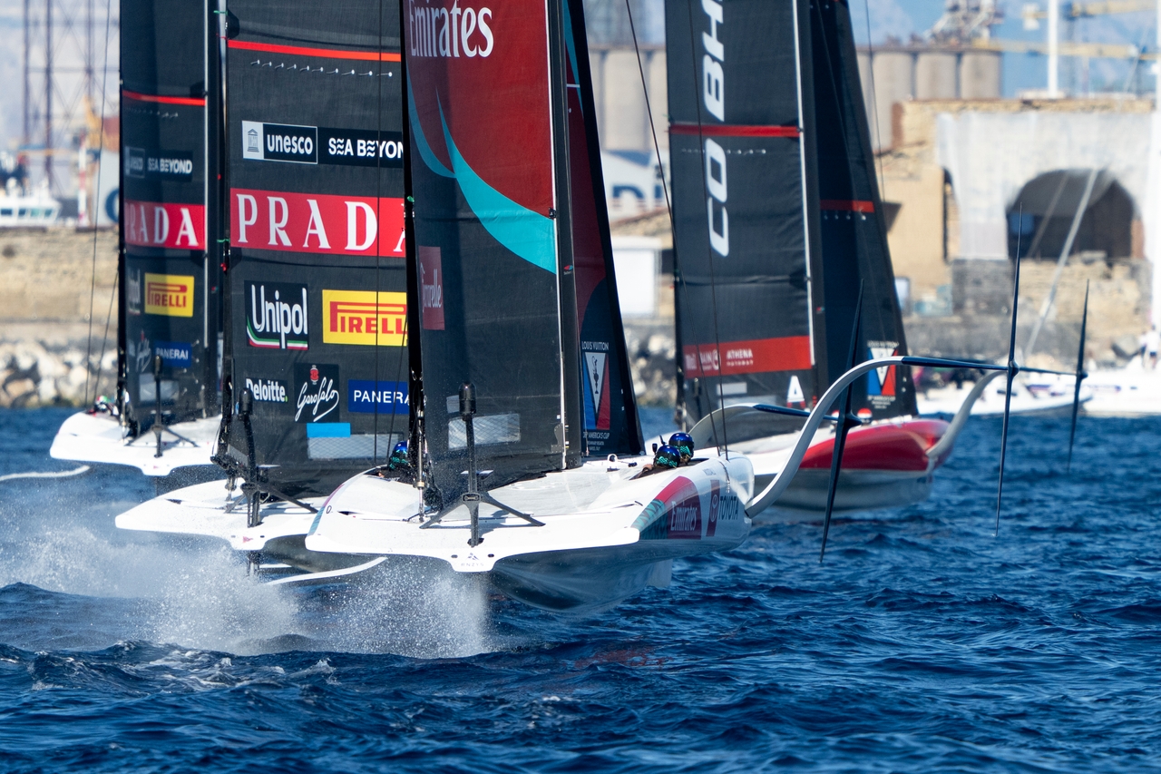 Arc Team Usa Score First But Luna Rossa 1 Shine To Lead Overnight