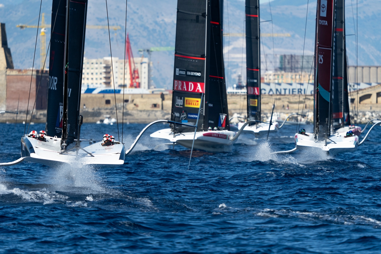 Arc Team Usa Score First But Luna Rossa 1 Shine To Lead Overnight