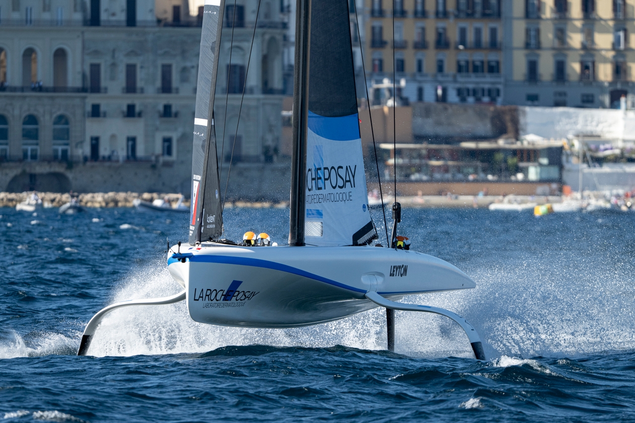 Intriguing And Outstanding Racing On The Bay Of Naples