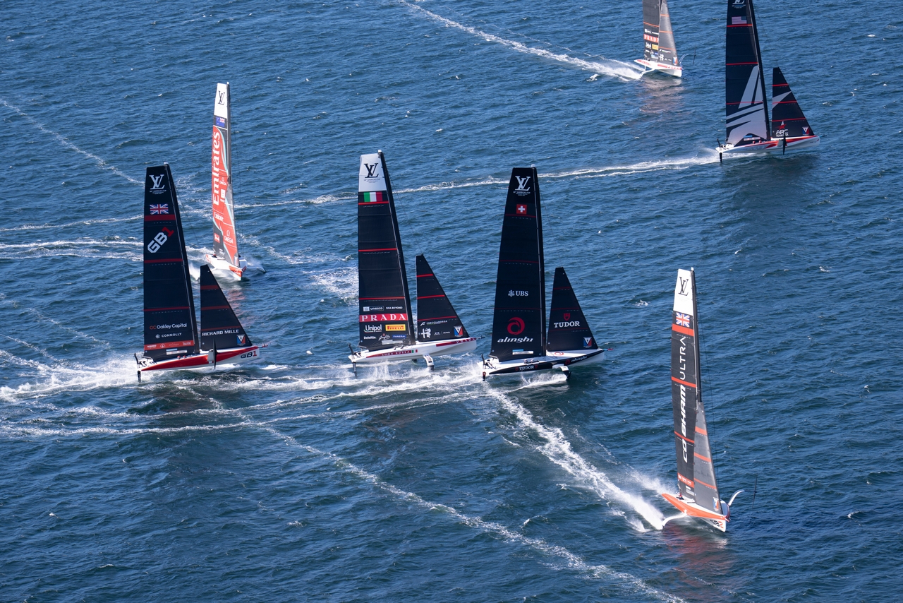 Intriguing And Outstanding Racing On The Bay Of Naples