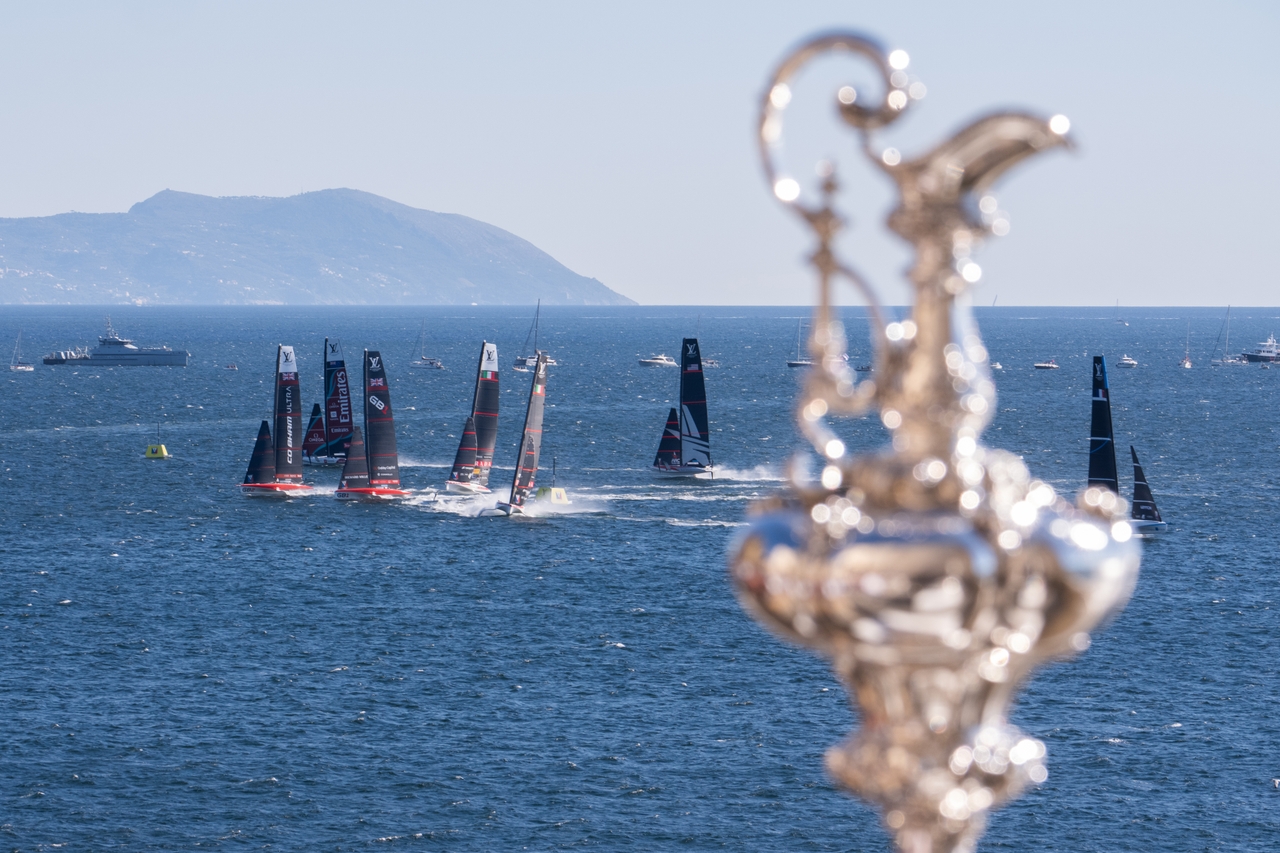 Intriguing And Outstanding Racing On The Bay Of Naples