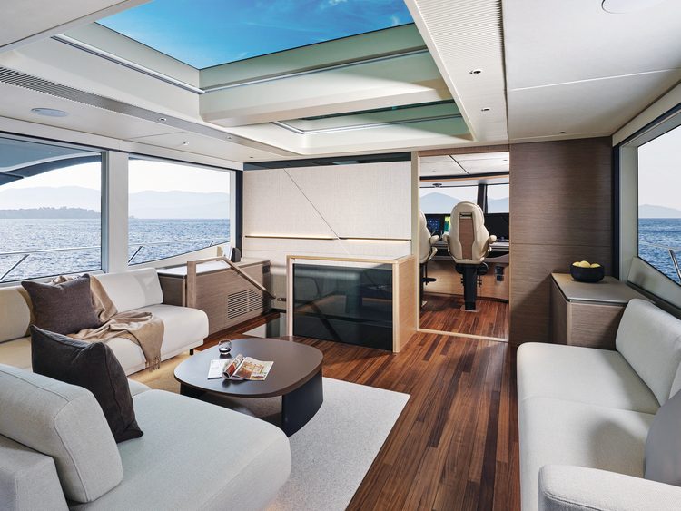 Princess X90 - Interior.