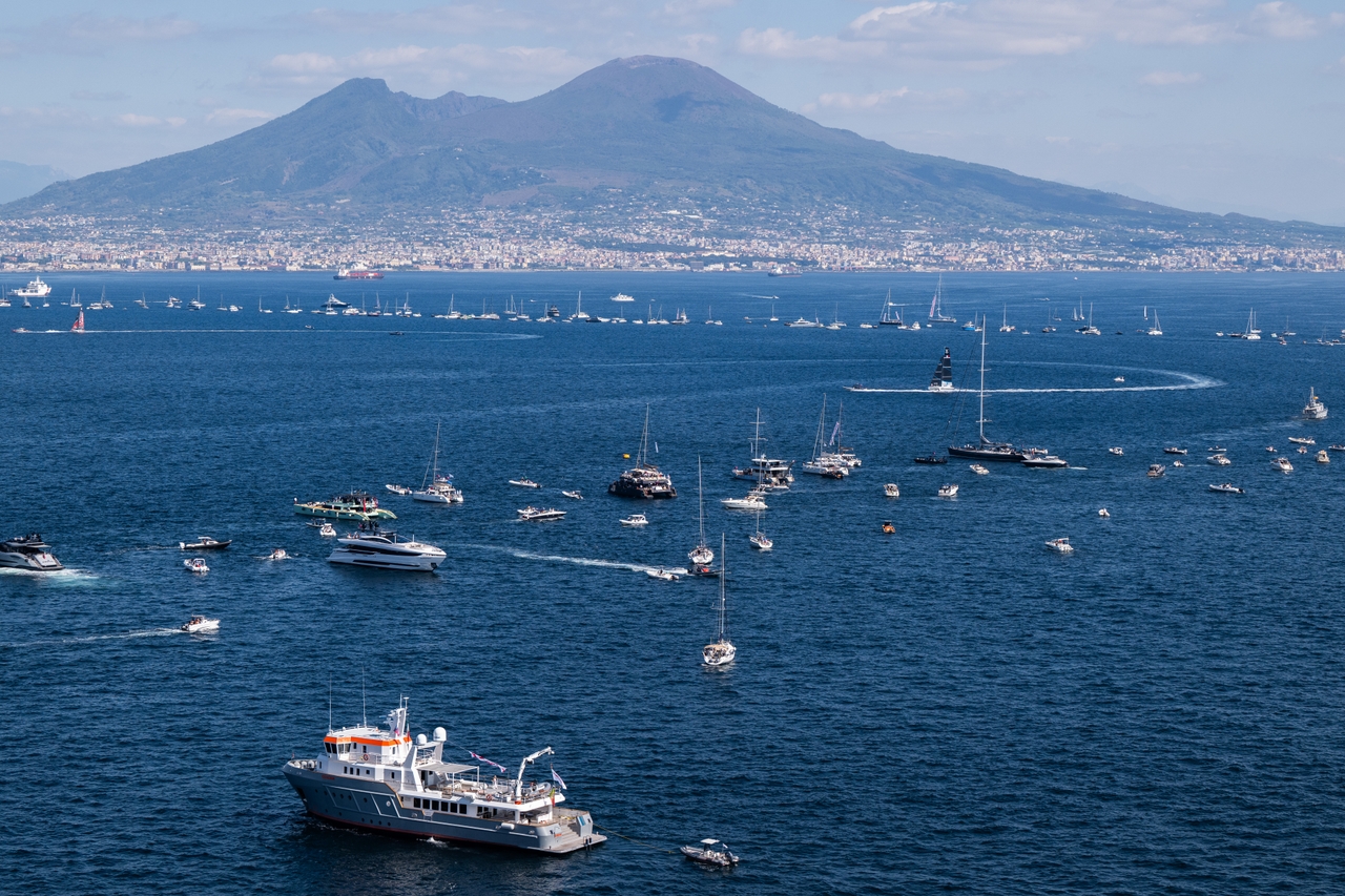 Luna Rossa Score An Outstanding Statement Win In Naples