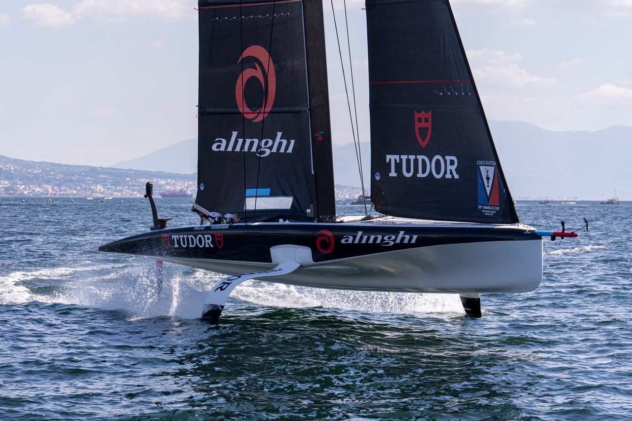 Luna Rossa Score An Outstanding Statement Win In Naples