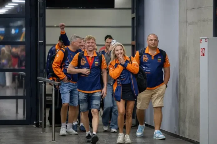 Edgaras Riabko Welcomed Home to Kaunas as UIM F2 World Champion