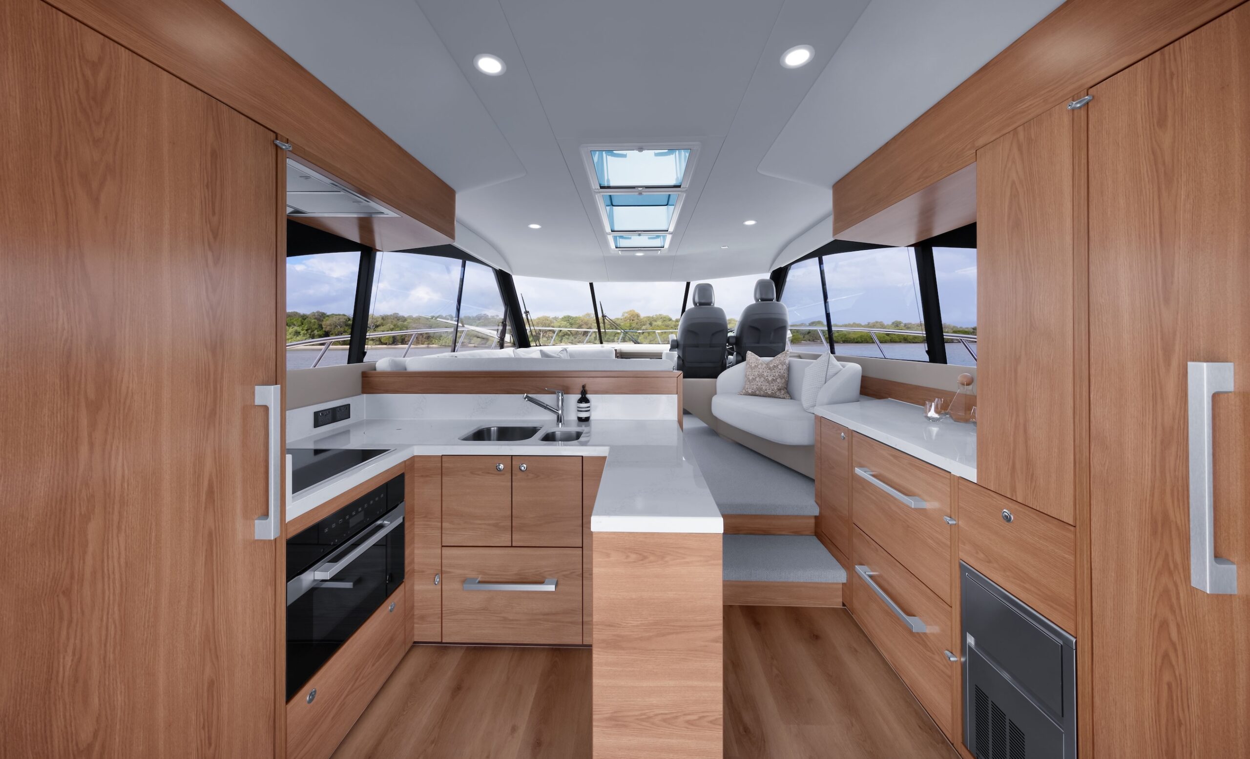 MARITIMO’S S50 MOTOR YACHT AMERICAS LAUNCH AT FLIBS