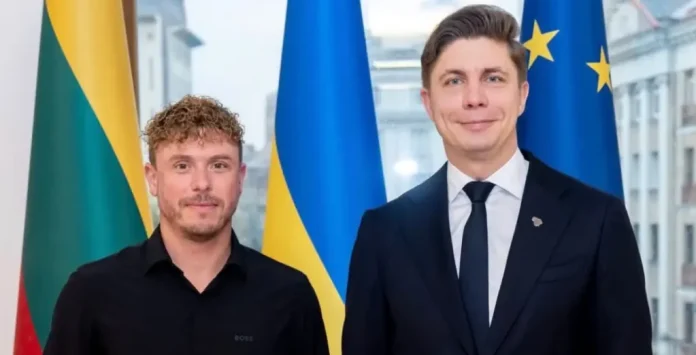 Edgaras Riabko Honoured by Lithuanian Government for UIM F2 World Title