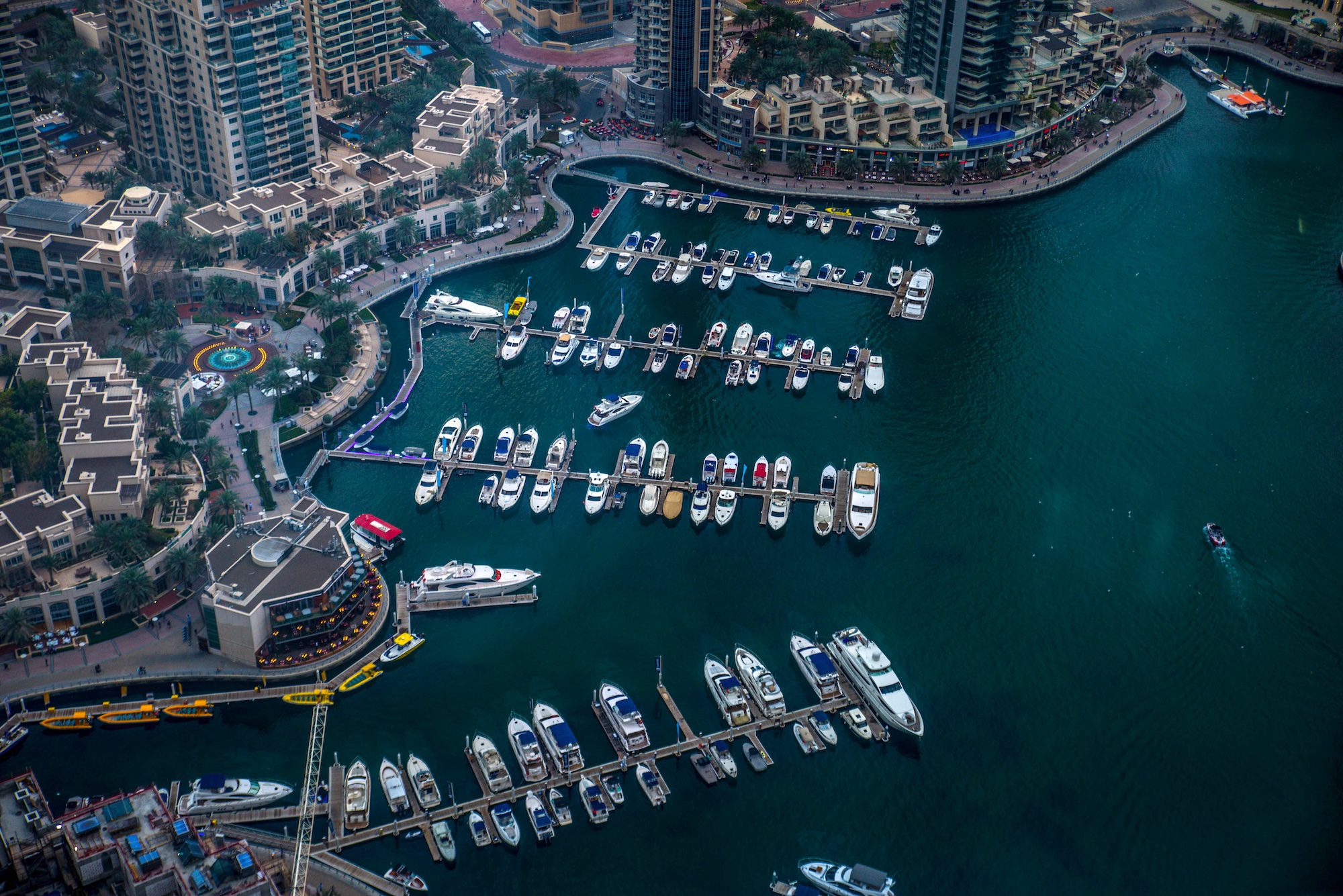 Maritimo Boating Destinations: Exploring Dubai’s Islands by Luxury Motor Yacht